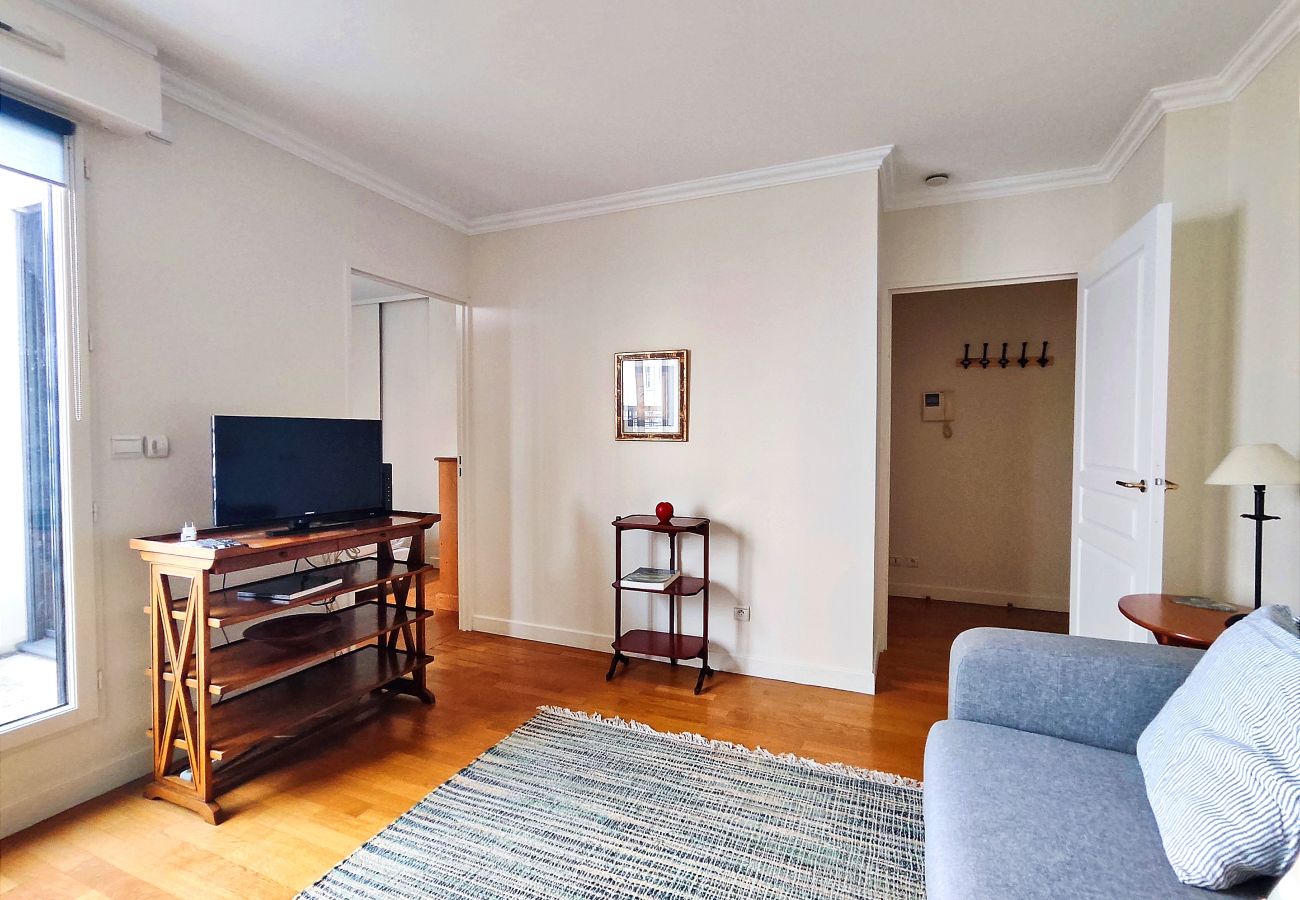 Apartment in Paris - Passage Doisy - Paris 17 - 217075